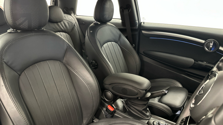 MINI Hatchback 2.0 Cooper S Exclusive 3dr Auto Petrol Hatchback